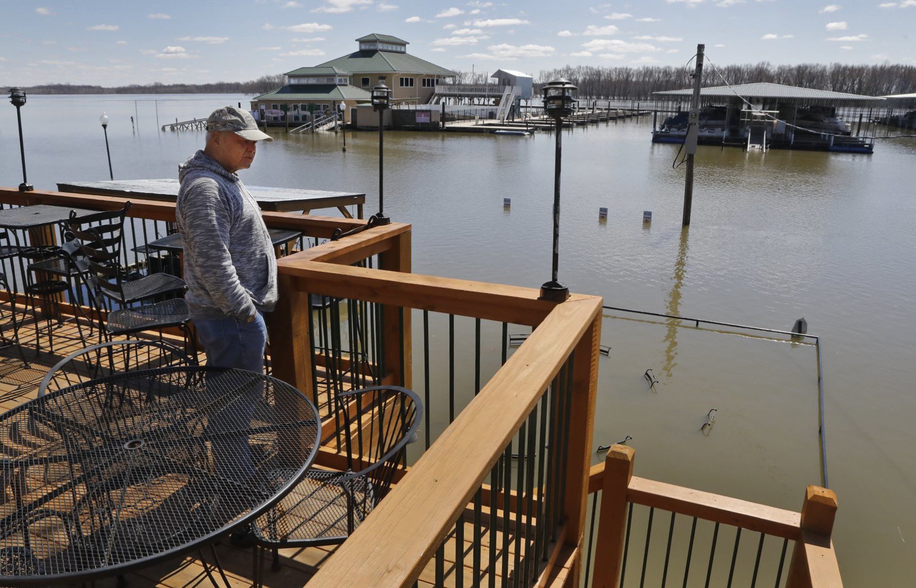 Rising Waters keep the St. Louis area alert